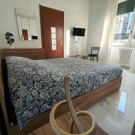 Lägenhet Rent In - Bilocale Zona Navigli *